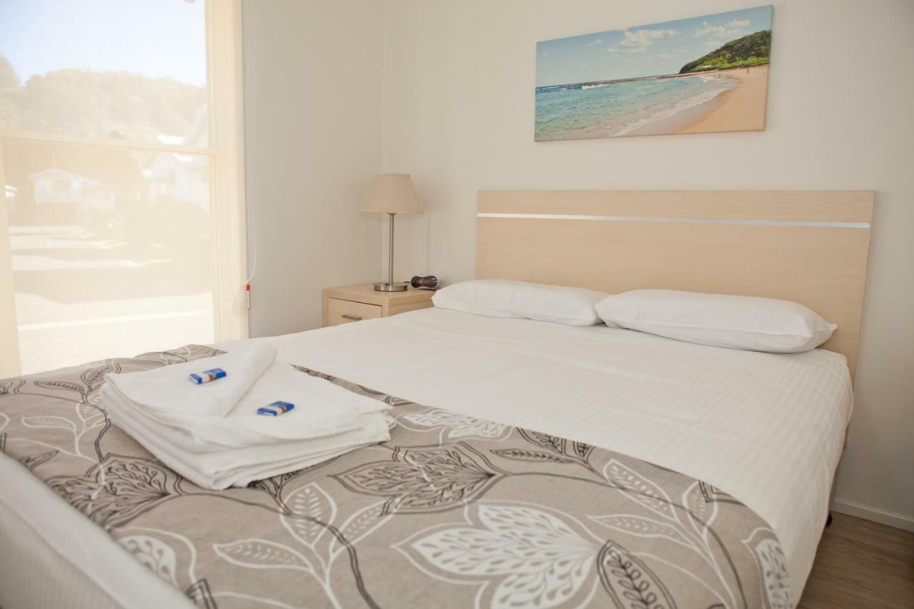 Blue Lagoon Beach Resort Бато Бей Екстериор снимка
